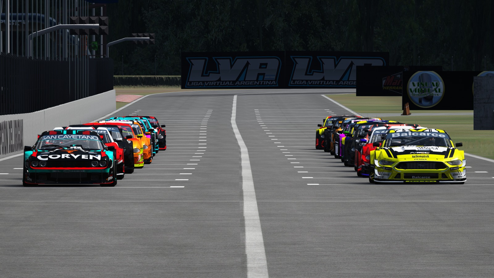 Autos de simracing en grilla de largada
